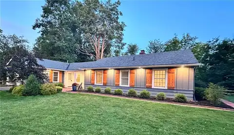 141 W Summit Street, Chagrin Falls, OH 44022