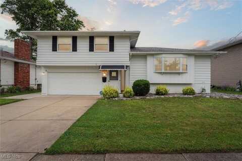 13520 Starlite Drive, Brook Park, OH 44142