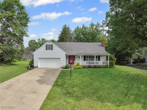 1527 Glenking Lane, Alliance, OH 44601