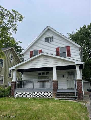 912 Yellowstone Road, Cleveland Heights, OH 44121