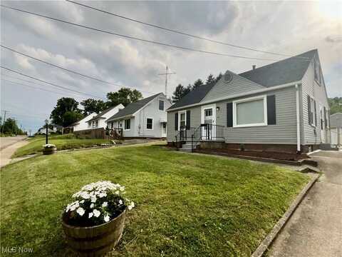 2611 Maple Avenue NE, Canton, OH 44714