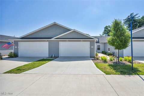 242 Oak Tree Lane, Elyria, OH 44035