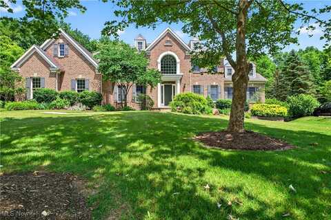 794 S Sussex Court, Aurora, OH 44202