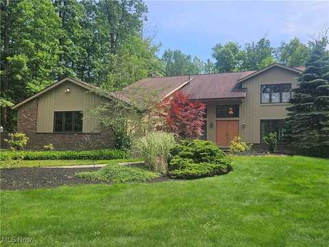 10460 Pinecrest Road, Concord Twp, OH 44077