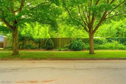 W 30th Street, Cleveland, OH 44113