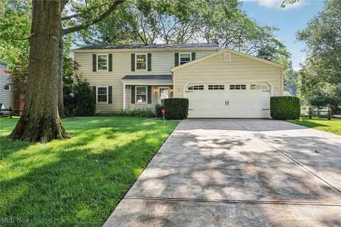 395 Bates Drive, Bay Village, OH 44140