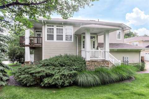 101 Stonegate Circle, Seven Hills, OH 44131