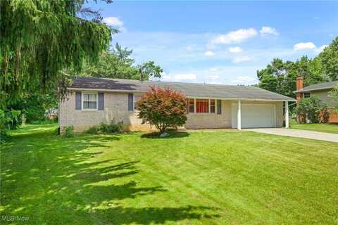 8185 Willowhurst Circle NW, North Canton, OH 44720