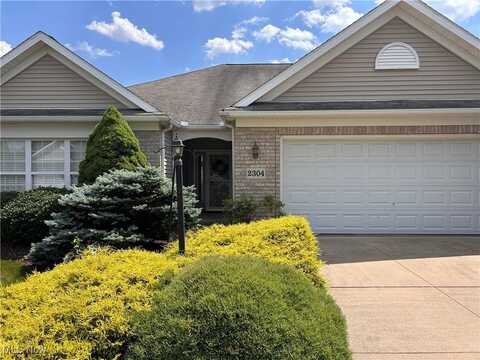 2304 Glenross Drive, Uniontown, OH 44685