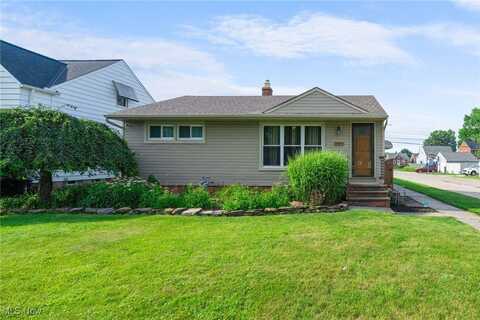 3302 Maplecrest Drive, Parma, OH 44134