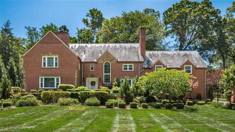 3016 Croydon Drive NW, Canton, OH 44718