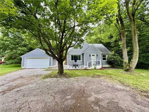 2175 E Turkeyfoot Lake Road, Green, OH 44312