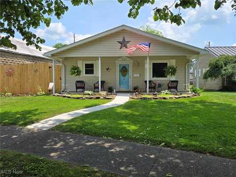 217 S Kennebec Avenue, Mcconnelsville, OH 43756