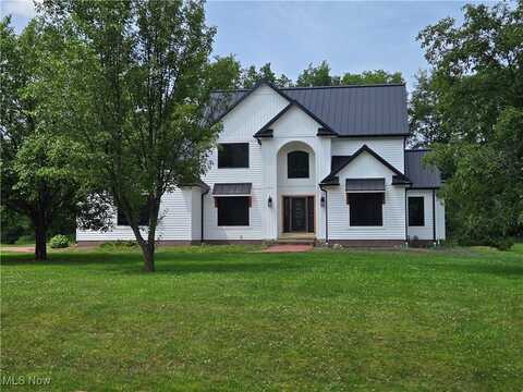 12605 Boggy Creek Drive, Huntsburg, OH 44046