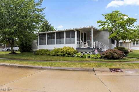 2 Shuberts Alley, Olmsted Falls, OH 44138