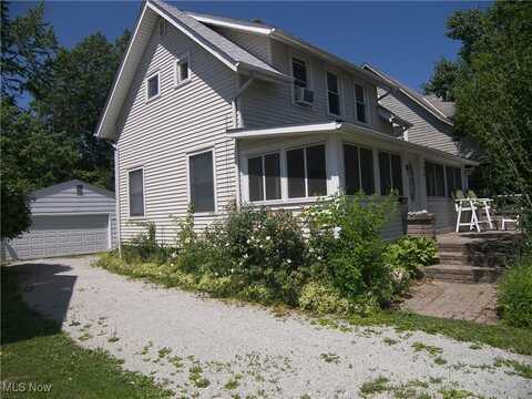 24 E 220th Street E, Euclid, OH 44123