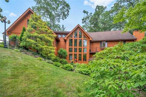 4618 Rex Lake Drive, New Franklin, OH 44319