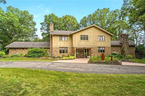 889 Eaton Avenue, Akron, OH 44303