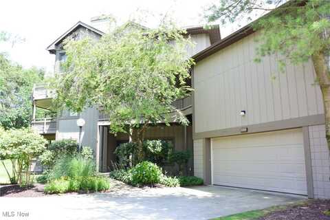 2284 Stone Creek Trail, Cuyahoga Falls, OH 44223