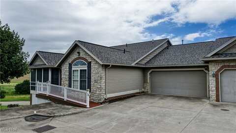 161 Heritage Crossing, Sugarcreek, OH 44681