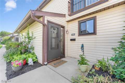 7438 Pine River Court, Middleburg Heights, OH 44130