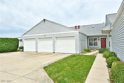 3406 Ivy Hill Circle unit: B, Cortland, OH 44410