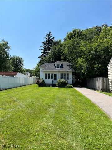 1386 Sunset Road, Mayfield Heights, OH 44124