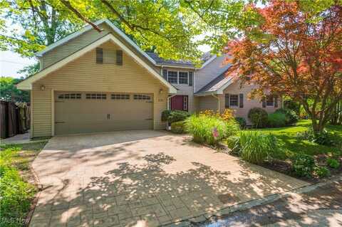 833 Aurora Drive, Vermilion, OH 44089