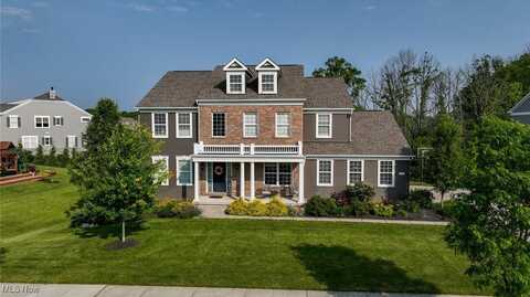 6634 Regal Woods Drive, Hudson, OH 44236