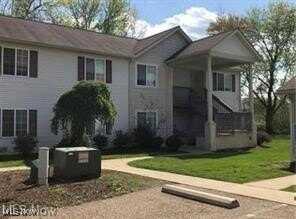 1894 Springfield Lake Boulevard unit: 102, Akron, OH 44224