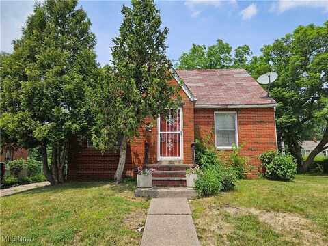 17215 Harvard Avenue, Cleveland, OH 44128