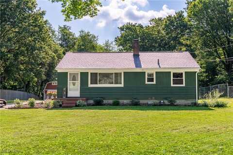 13526 Glenvale Avenue NW, Uniontown, OH 44685