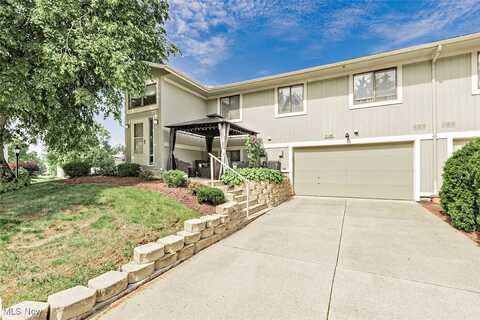 7148 N Brewster Place, Concord Twp, OH 44077