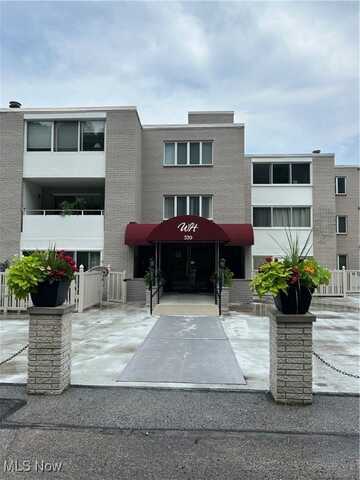 520 Meredith Lane unit: 302, Cuyahoga Falls, OH 44223