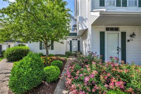 254 Vista Circle, North Olmsted, OH 44070