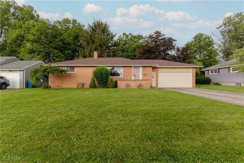 1032 Beechwood Drive, Girard, OH 44420