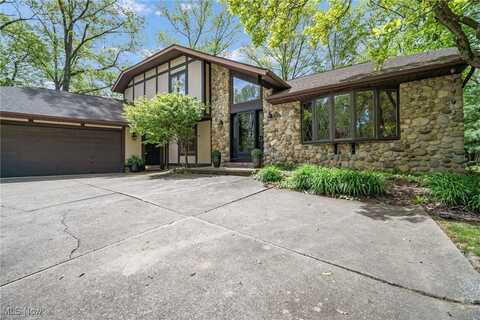 5108 Great Oaks Parkway, Independence, OH 44131