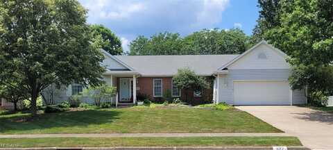 822 Sand Lot Circle, Louisville, OH 44641