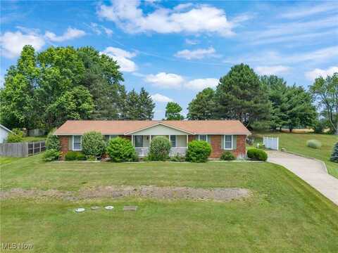 1133 Scenicrest Street NW, Uniontown, OH 44685