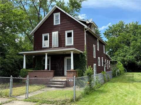 2013 7th Street NE, Canton, OH 44704