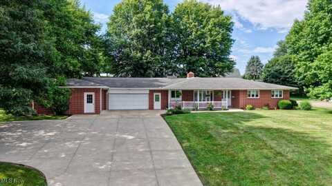 621 Hickory Drive SW, Sugarcreek, OH 44681