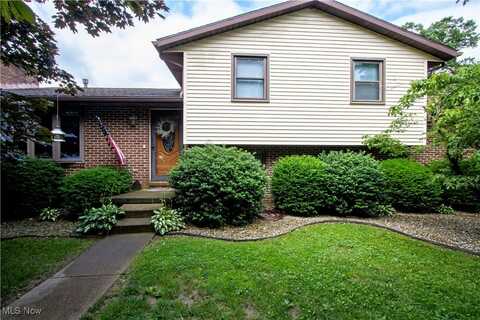 124 7th Avenue NW, Beach City, OH 44608