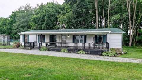 619 2nd Avenue SW, Beach City, OH 44608
