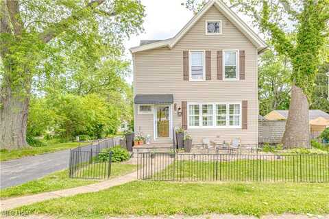 238 E Schaaf Road, Brooklyn Heights, OH 44131