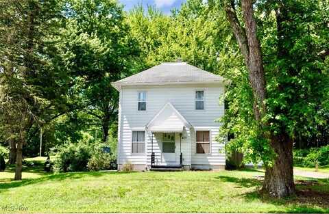 877 W Nimisila Road, New Franklin, OH 44319