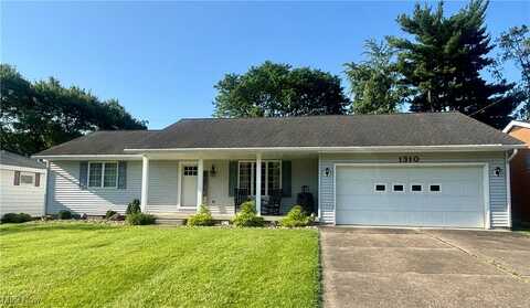 1310 Pfeifer Drive, Zanesville, OH 43701