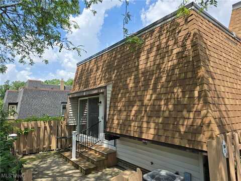 6466 Concord Drive unit: M1, Parma, OH 44134