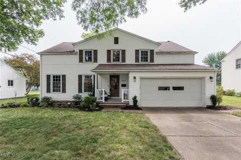 2743 W Asplin Drive, Rocky River, OH 44116