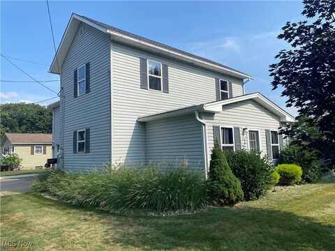 231 4th Street SE, New Philadelphia, OH 44663
