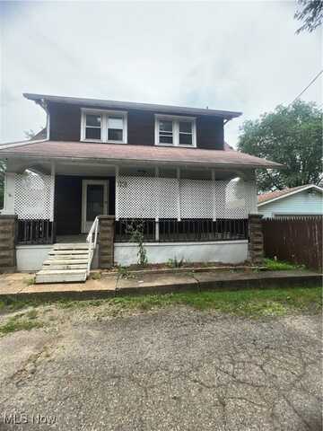 1370 Lee Court SW, Canton, OH 44706